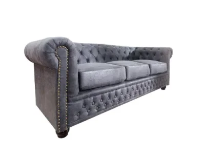 Detail produktu Estila Luxusná chesterfield kožená trojmiestna čalúnená sedačka Chesterfield Grau v sivej farbe so zlatými nitmi 200 cm