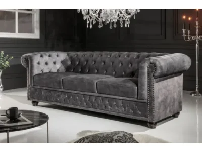 Detail produktu Estila Chesterfield luxusná zamatová trojsedačka Lobella v sivej farbe 205cm