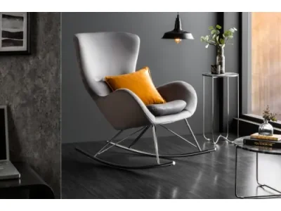 Estila Dizajnové škandinávske hojdacie kreslo Foamin so sivým zamatovým čalúnením a s chrómovou konštrukciou 99cm