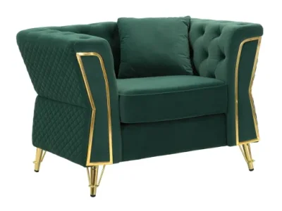 Detail produktu Estila Glamour kreslo Velaria s tmavo zeleným zamatovým čalúnením s prešívaním so zlatými detailmi a kovovými nožičkami 104 cm