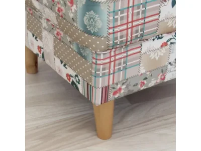Detail produktu KONDELA Charlot kreslo (ušiak) vzor patchwork Viorica 1