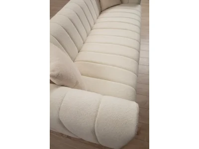 Detail produktu Trojmiestna pohovka Royal 225 cm boucle krémová