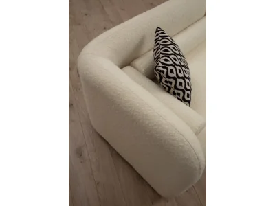 Detail produktu Trojmiestna pohovka Victoria 228 cm boucle krémová