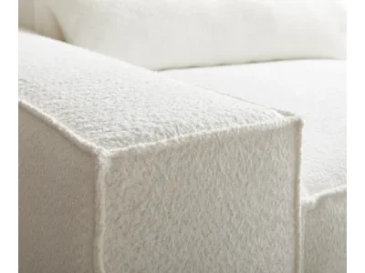 Detail produktu DELIFE Rohová pohovka Sirpio 230x155 cm bouclé krémovo biela ležadlo variabilné s taburetom